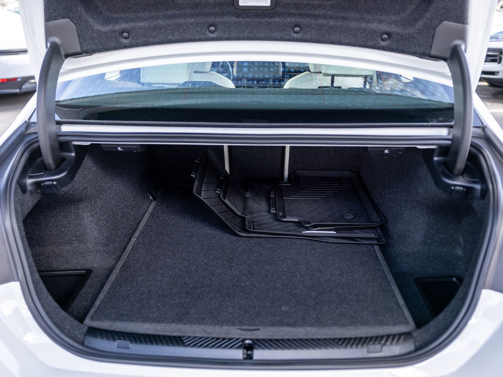 Used 2024 BMW 530i w/ Executive Package image 36