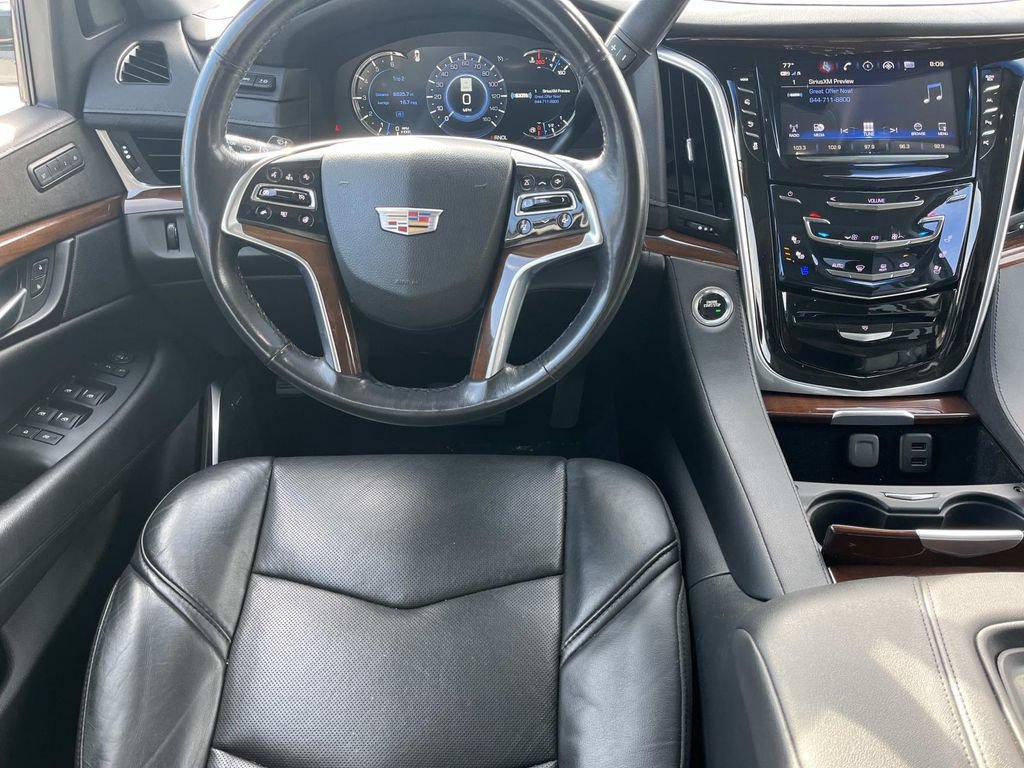 Used 2020 Cadillac Escalade Luxury AWD/4WD image 13