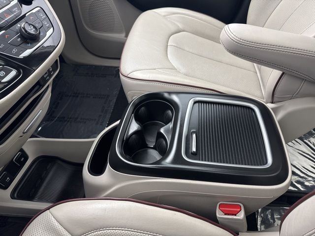 Used 2020 Chrysler Pacifica Limited w/ Advanced Safetytec Group image 26