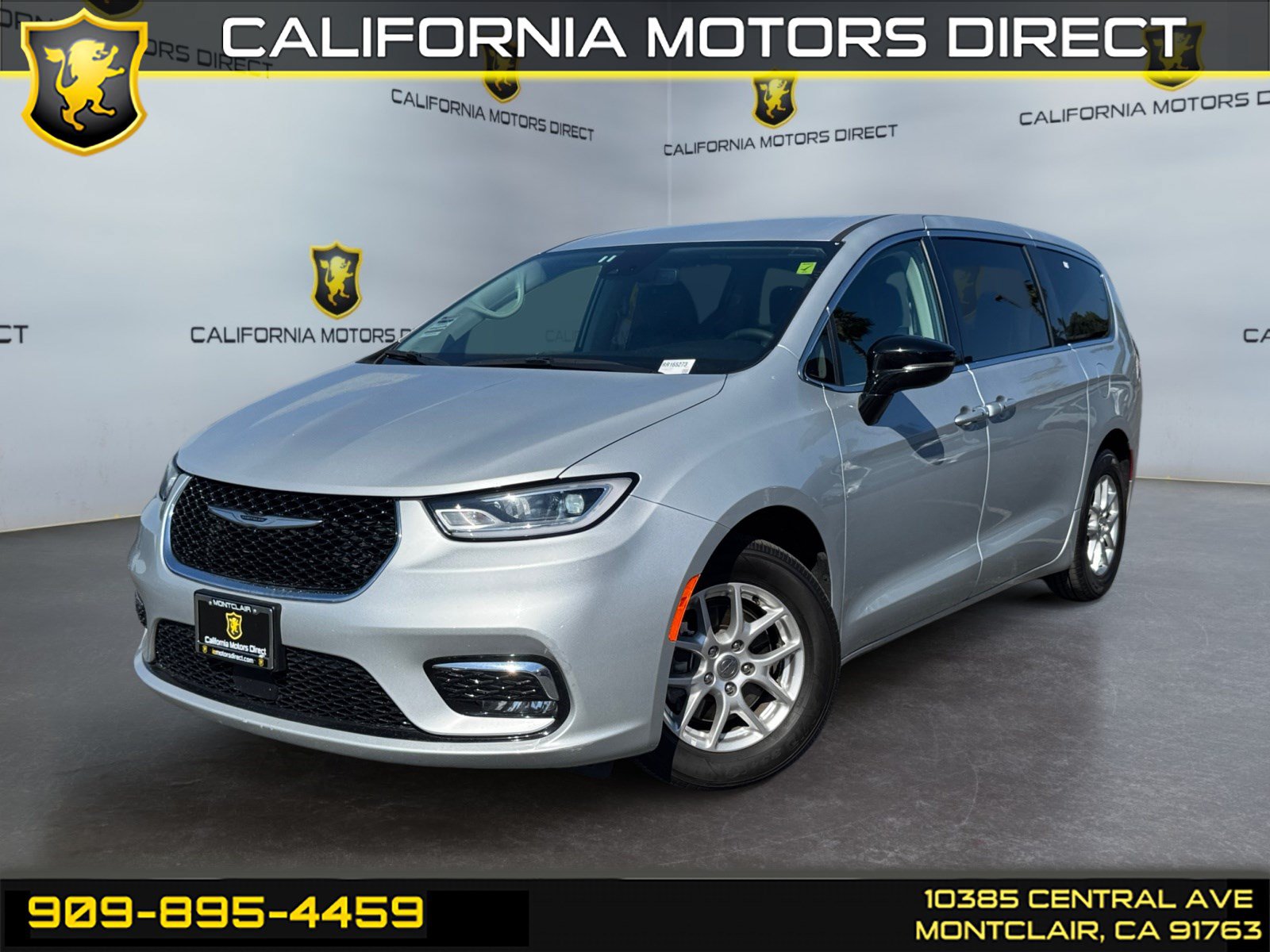 Used 2024 Chrysler Pacifica Touring-L