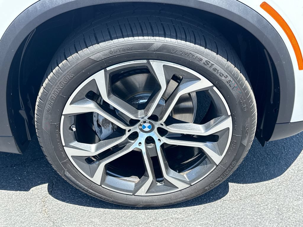 Certified 2024 BMW X5 xDrive40i w/ Premium Package AWD/4WD image 7