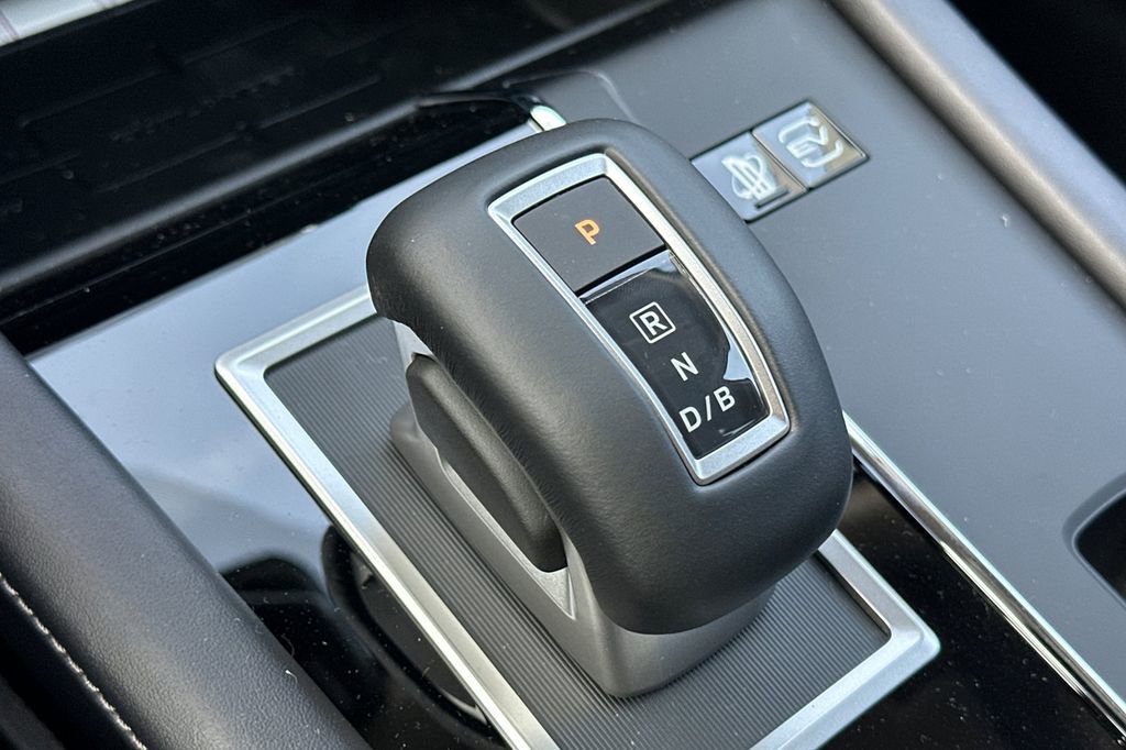 New 2025 Mitsubishi Outlander SE image 22