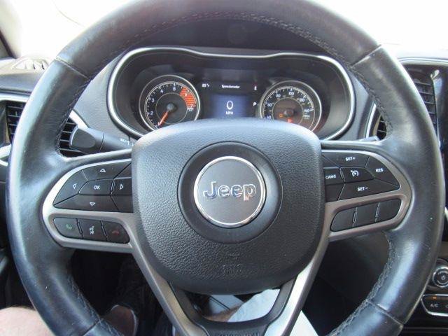 Used 2019 Jeep Cherokee Limited AWD/4WD image 28