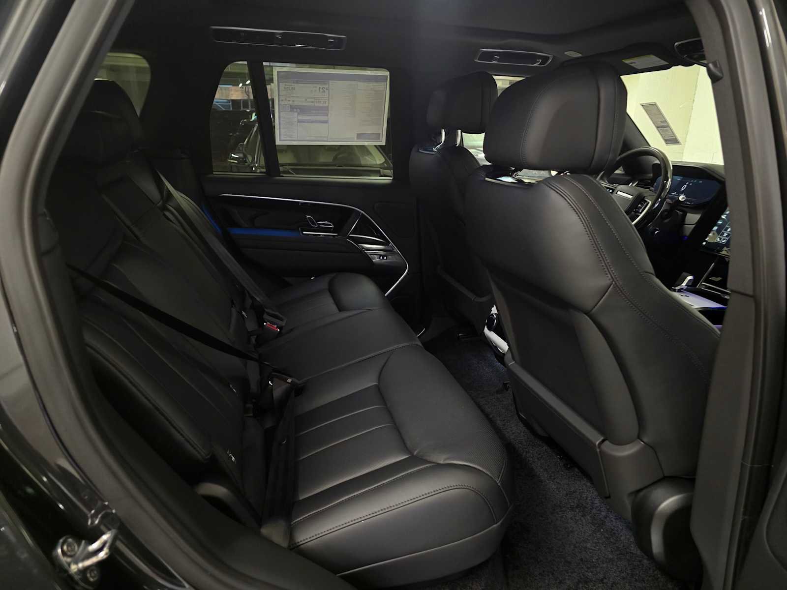 New 2026 Land Rover Range Rover SE image 13