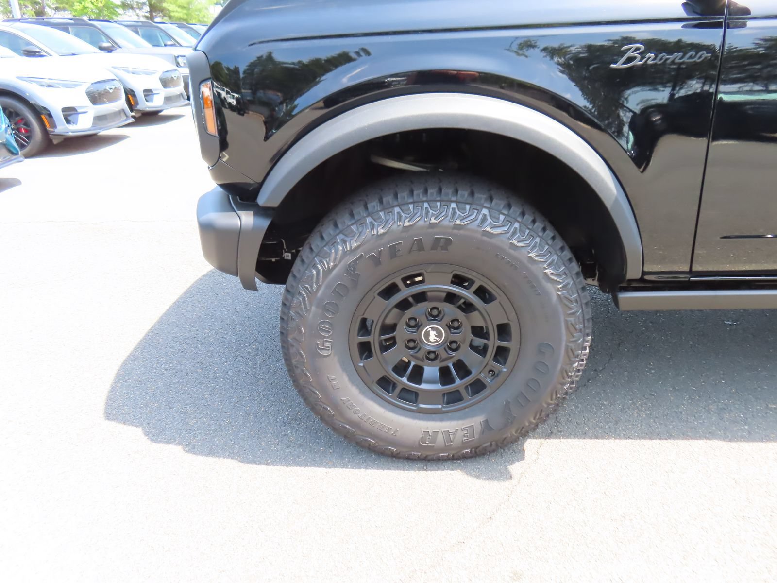 New 2026 Ford Bronco Big Bend w/ Black Diamond Package AWD/4WD image 7