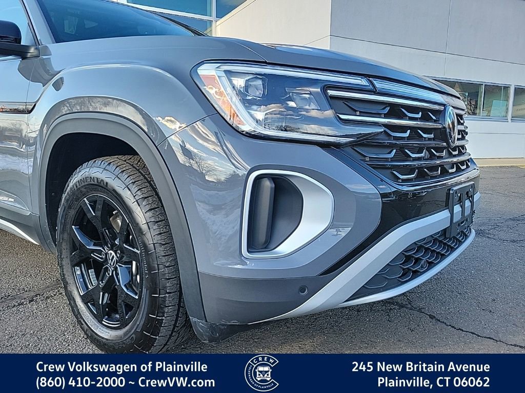 Certified 2025 Volkswagen Atlas Peak Edition SE image 21