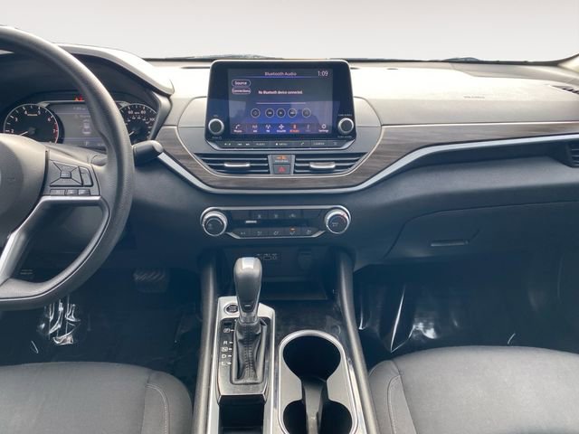 Used 2024 Nissan Altima 2.5 SV image 11