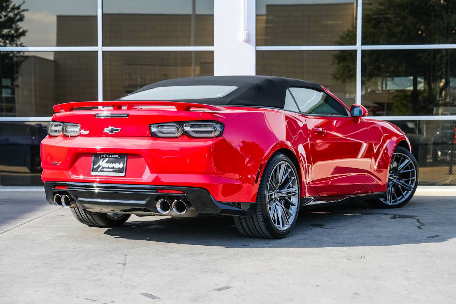 Used 2019 Chevrolet Camaro ZL1 RWD image 13