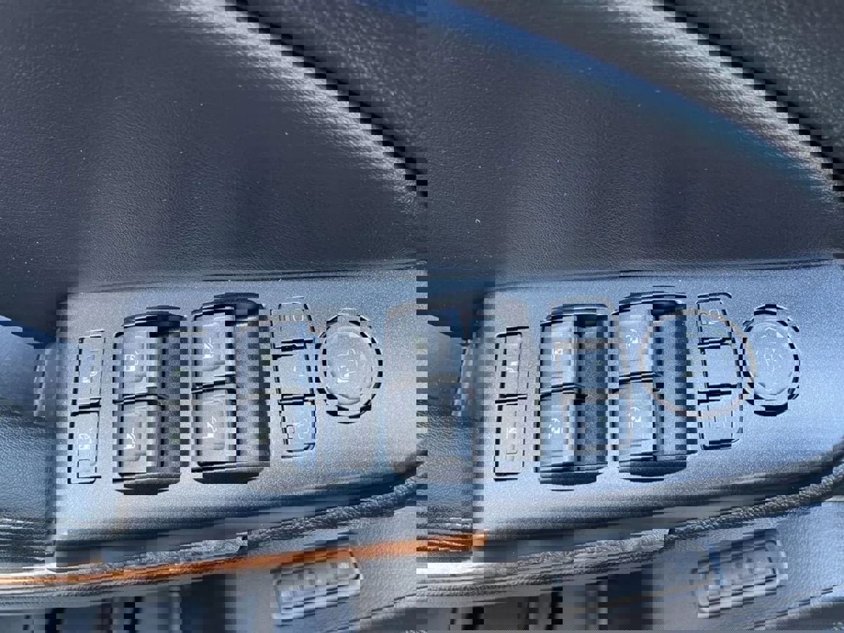 Used 2019 Chevrolet Tahoe Premier w/ RST 6.2L Performance Edition image 18