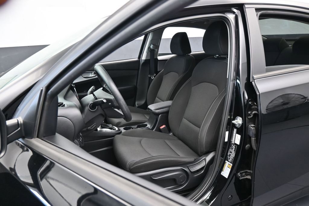 Used 2024 Kia Forte LXS w/ LXS Technology Package FWD image 10