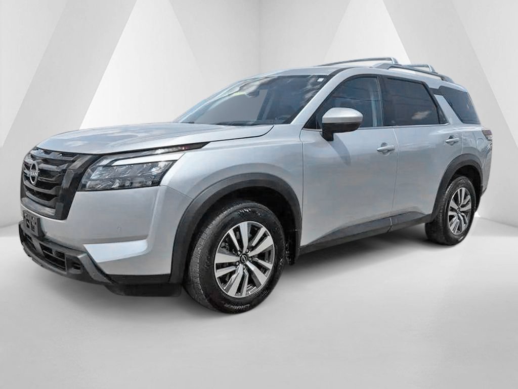 Used 2025 Nissan Pathfinder SL w/ Black Appearance Package AWD/4WD image 3
