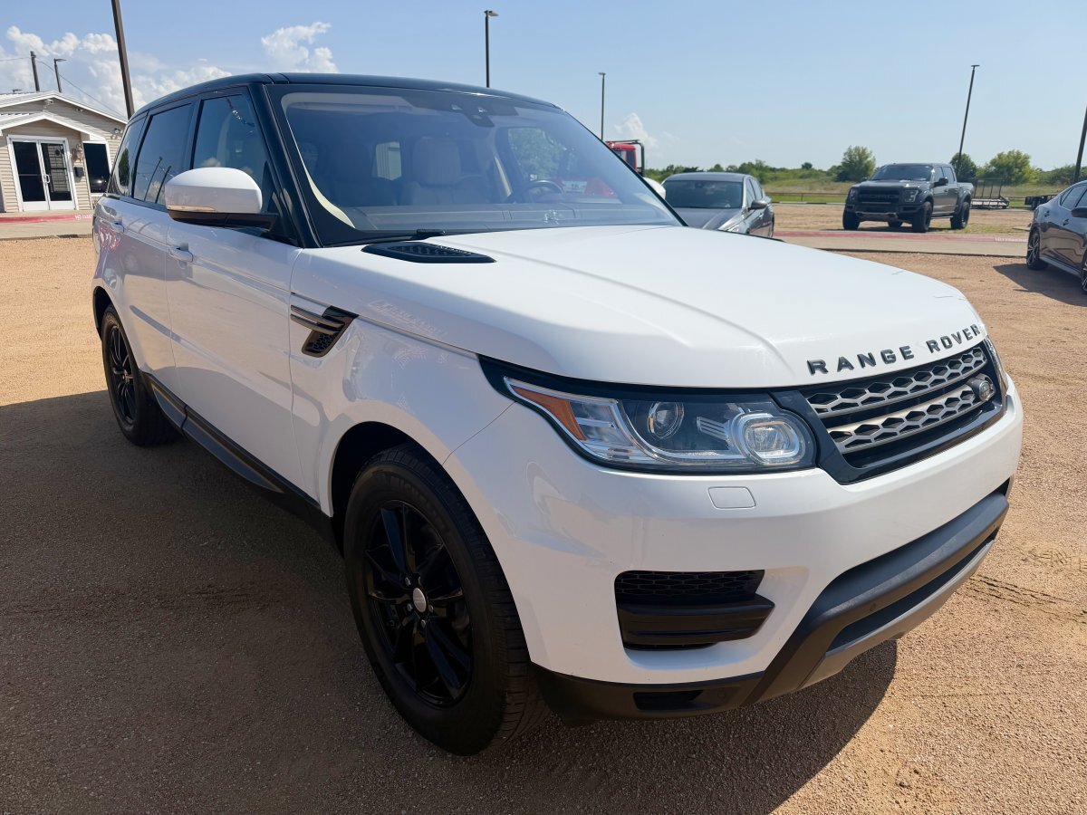 Used 2017 Land Rover Range Rover Sport SE AWD/4WD image 3
