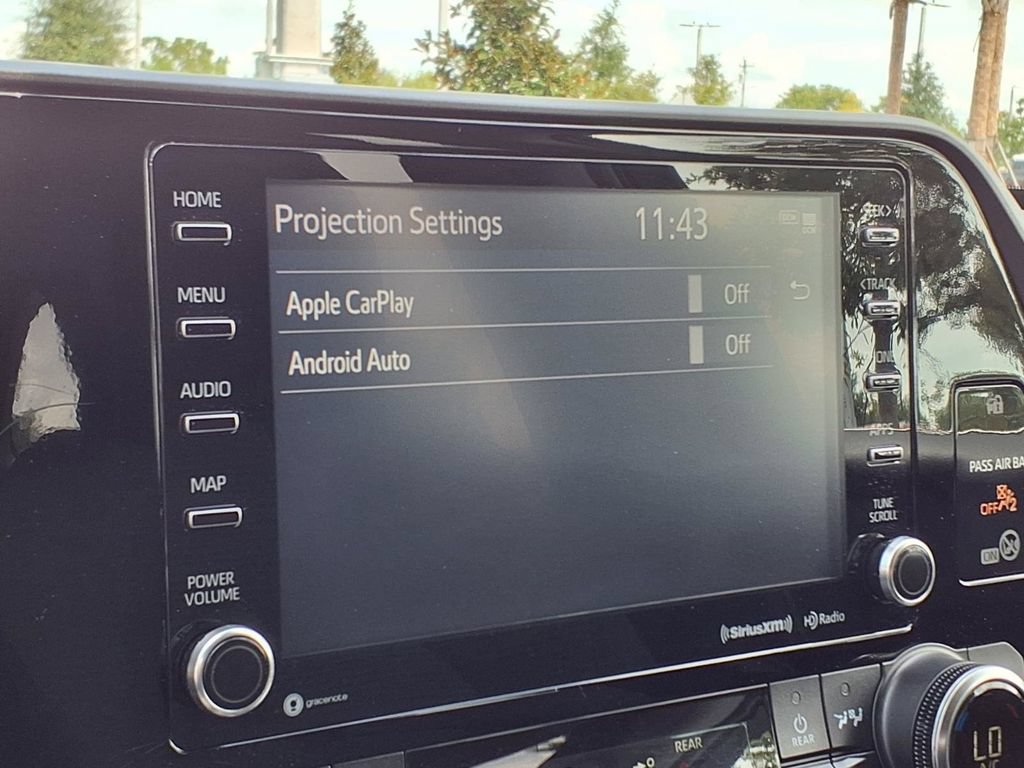 Used 2022 Toyota Highlander LE FWD image 29