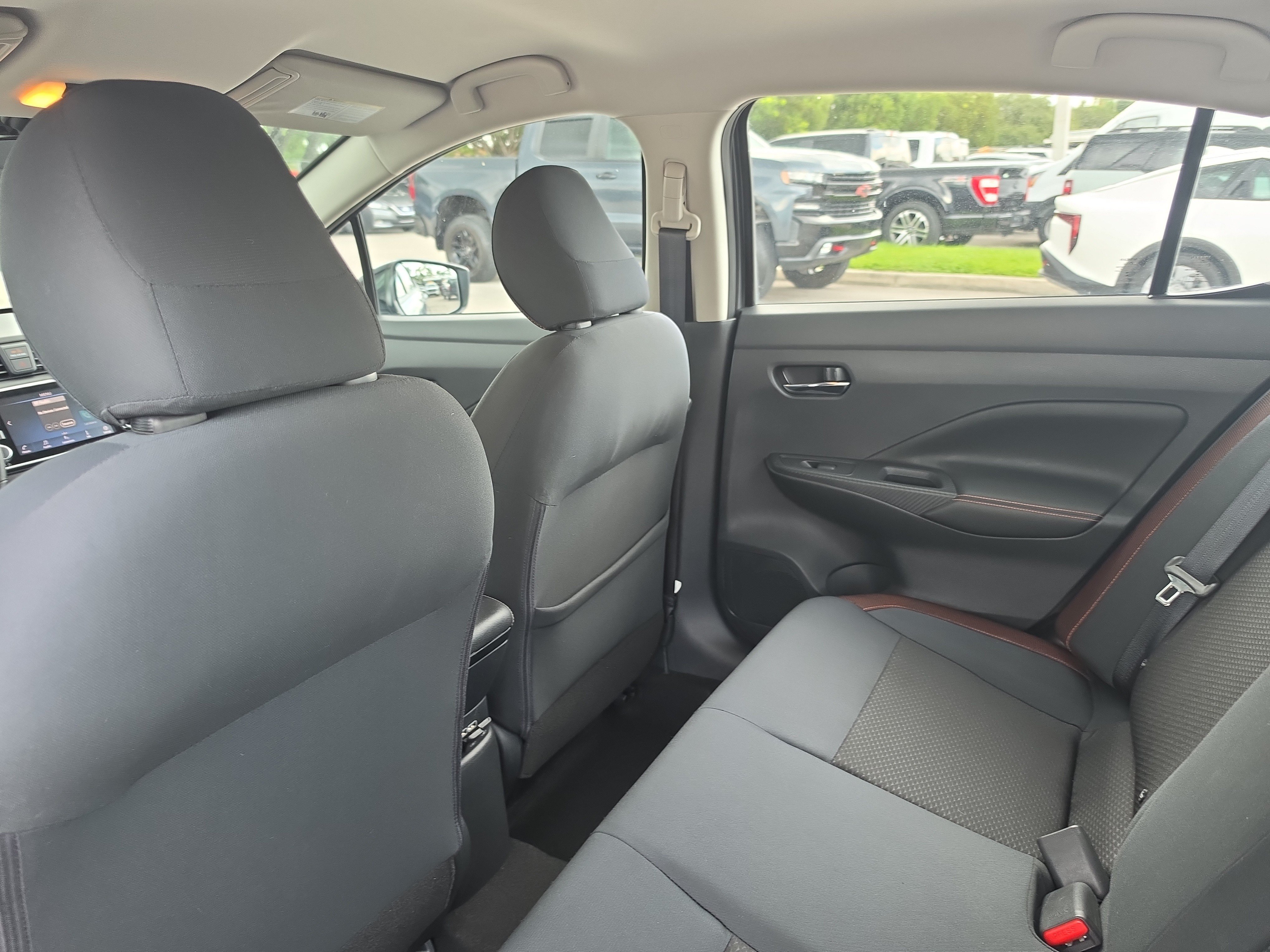 Used 2020 Nissan Versa SR FWD image 11