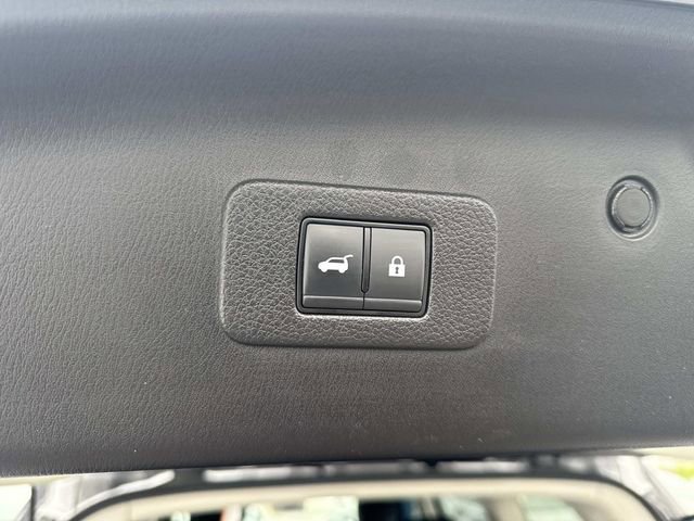 Used 2024 Nissan Armada SL w/ Captain's Chairs Package AWD/4WD image 7