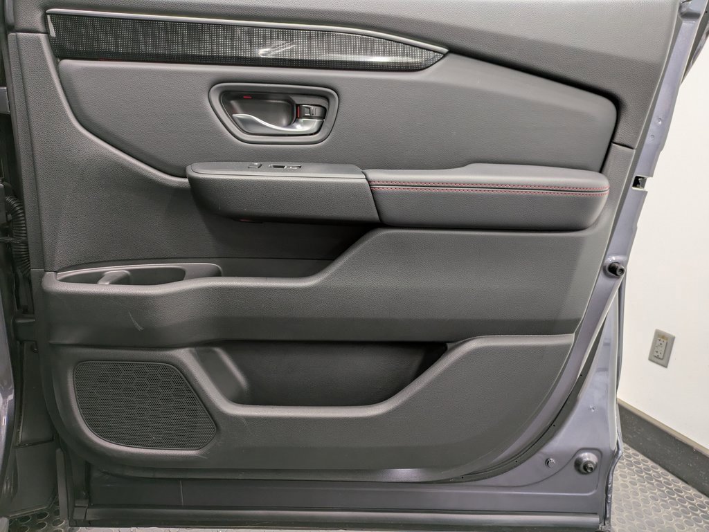 Used 2025 Honda Pilot Black Edition image 28