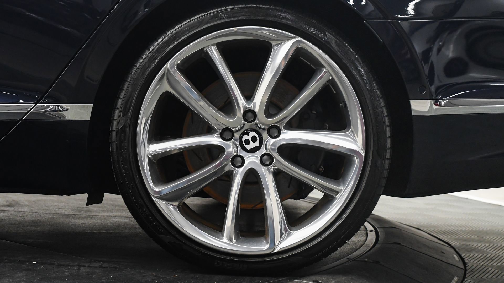 Certified 2024 Bentley Flying Spur Mulliner image 31