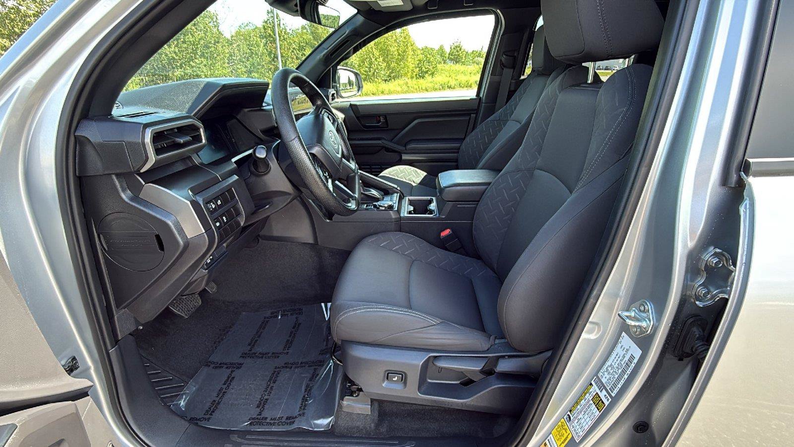 Used 2025 Toyota Tacoma SR5 AWD/4WD image 24