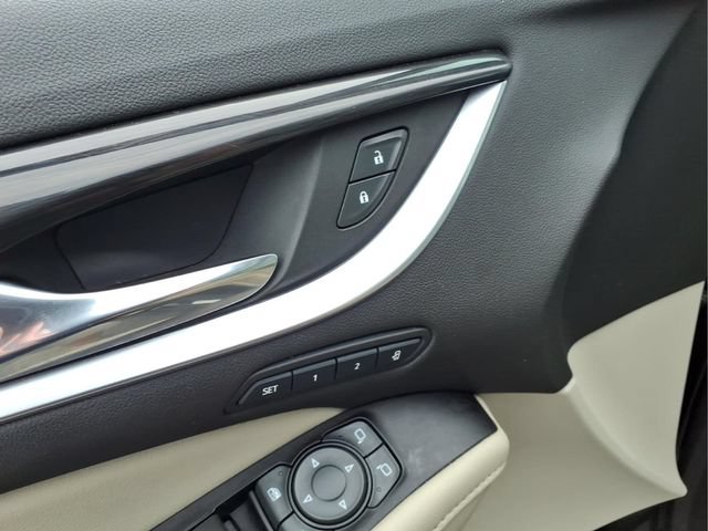 Used 2020 Buick Enclave Premium w/ Sun and Sites Package FWD image 10