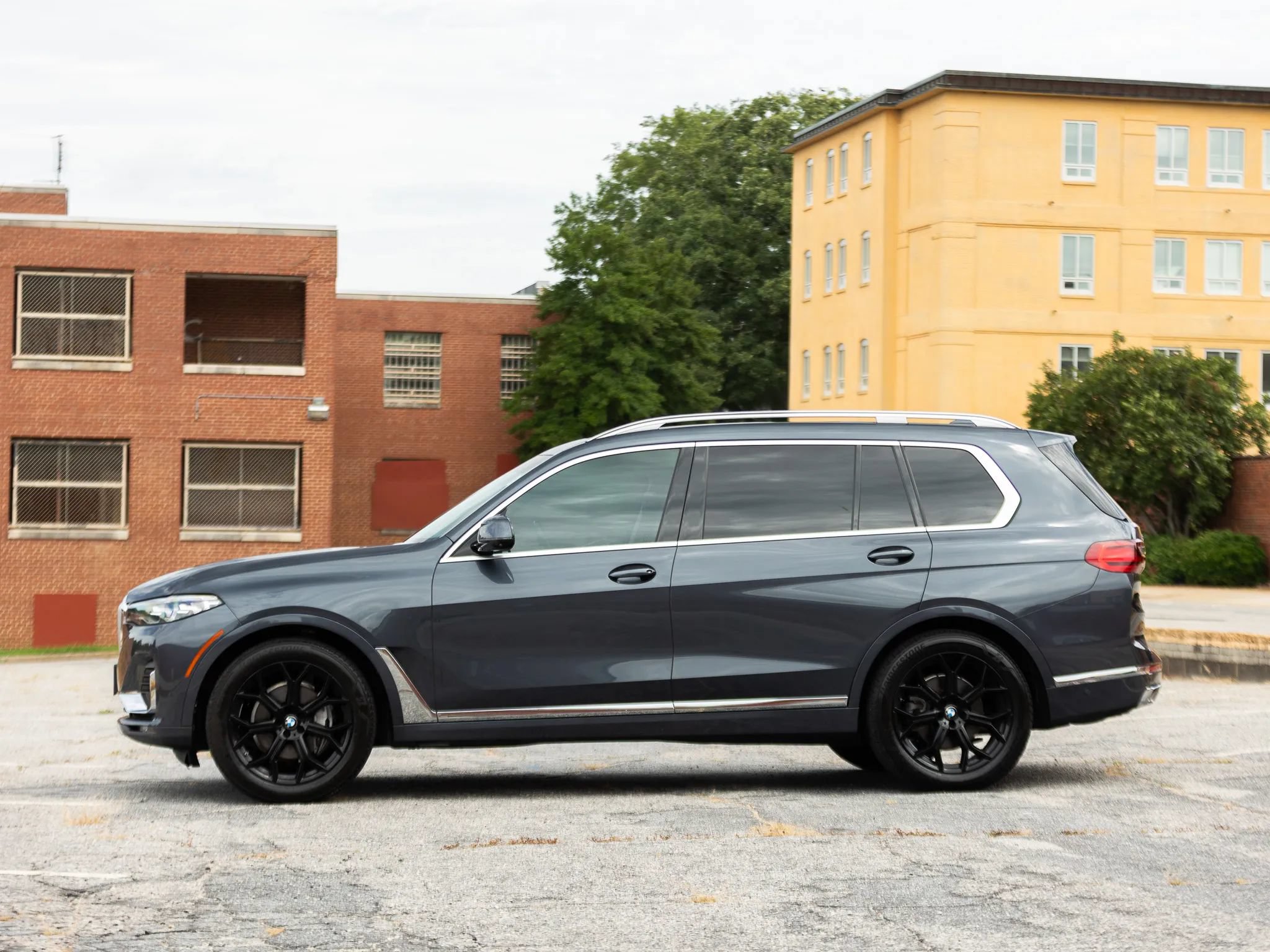 Used 2022 BMW X7 xDrive40i w/ Premium Package AWD/4WD image 11