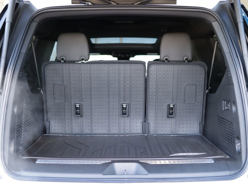 New 2026 Chevrolet Suburban RST w/ Comfort Package AWD/4WD image 33