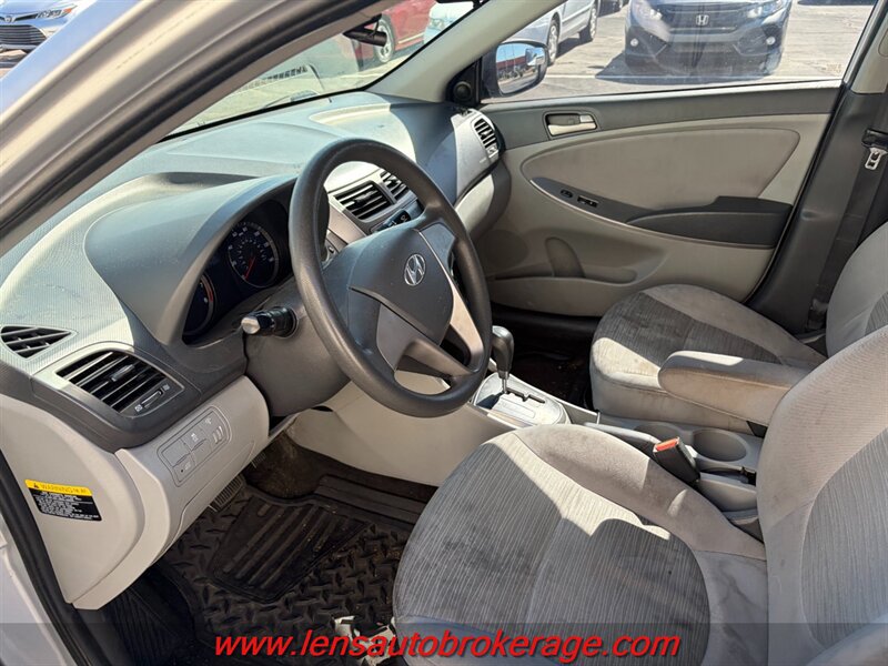 Used 2017 Hyundai Accent SE FWD image 5