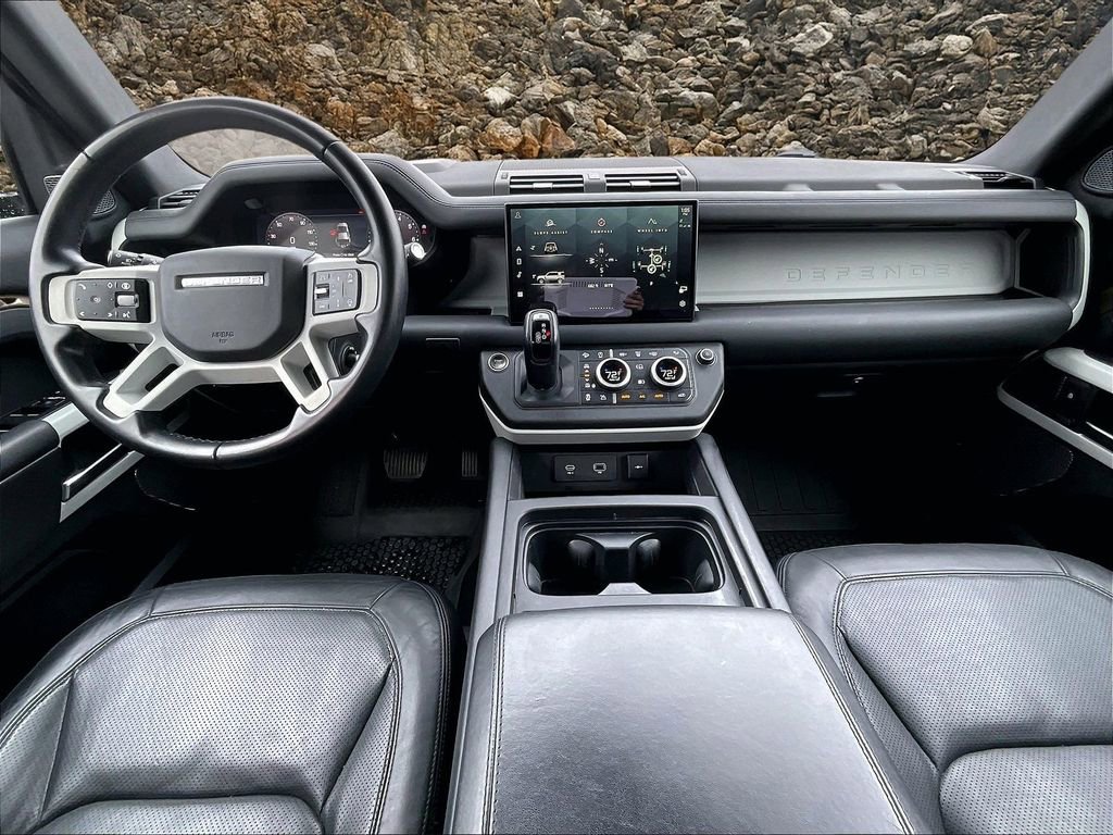 Used 2024 Land Rover Defender 110 SE image 13