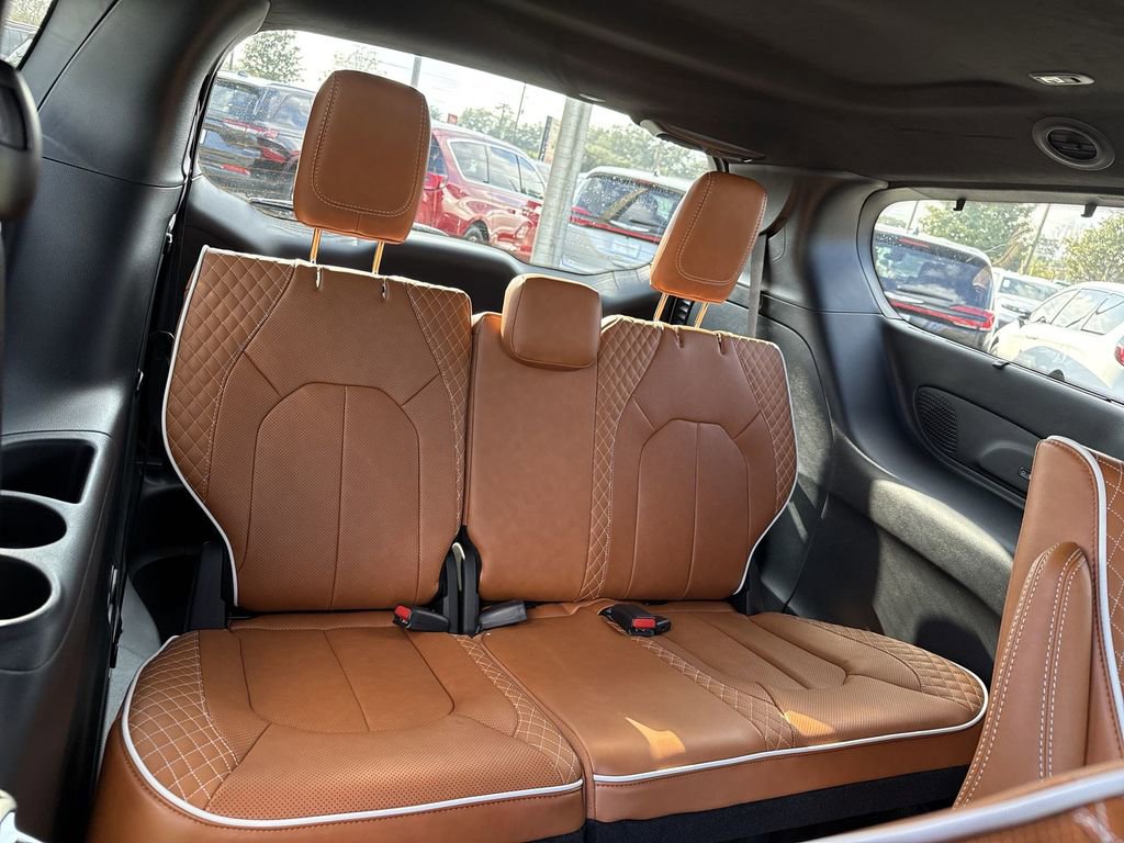 New 2026 Chrysler Pacifica Pinnacle image 27