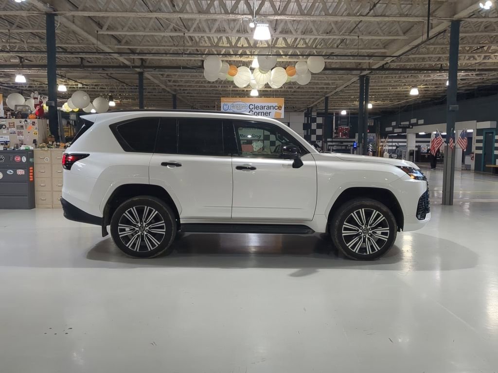 Used 2024 Lexus LX 600 4WD w/ Appearance Package image 6
