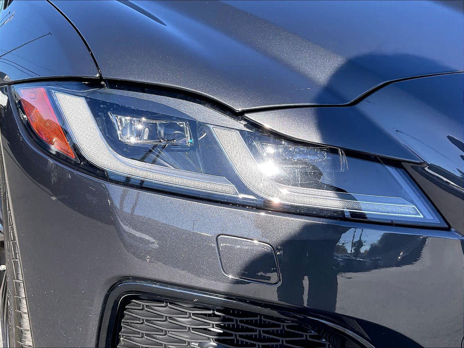 Used 2024 Jaguar XF R-Dynamic SE AWD/4WD image 29