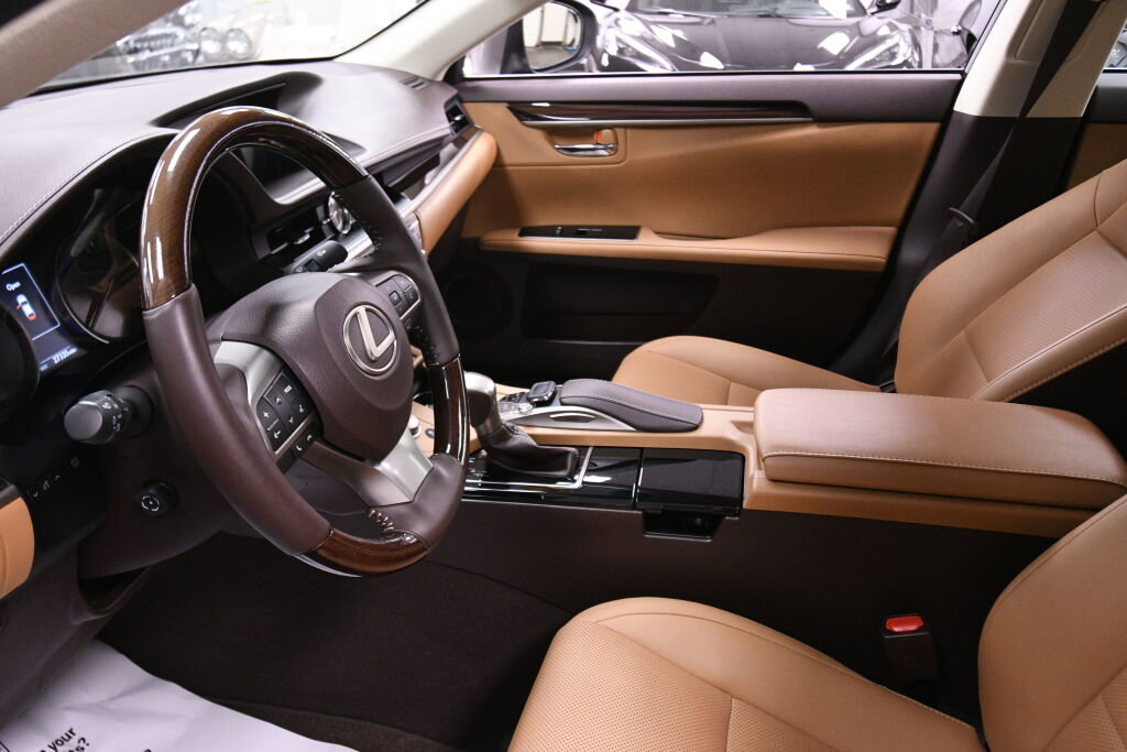 Used 2017 Lexus ES 350 w/ Navigation System Package image 22