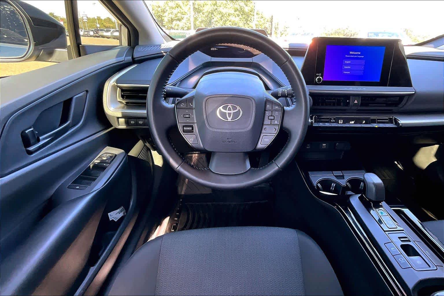 Used 2024 Toyota Prius LE FWD image 5