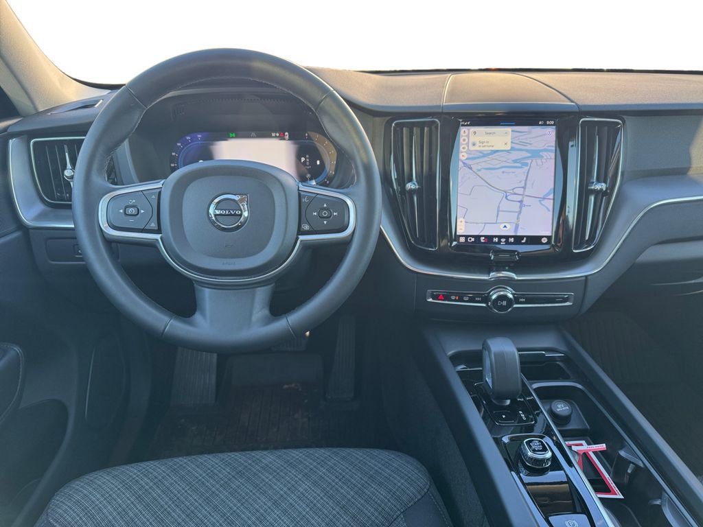 Certified 2023 Volvo XC60 B5 Core image 34