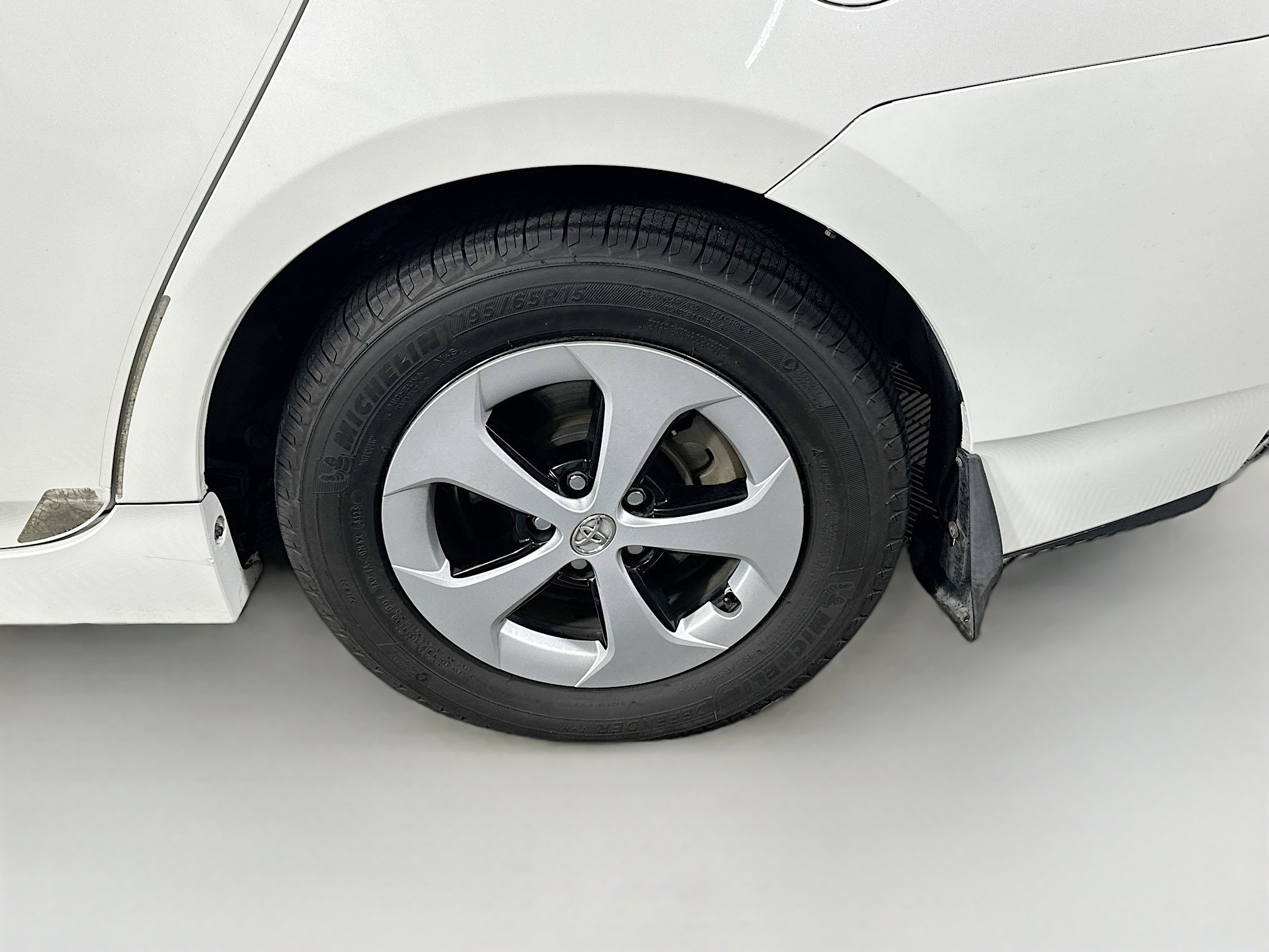 Used 2015 Toyota Prius Two FWD image 11