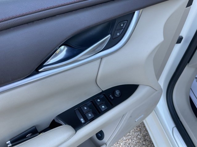 Used 2014 Cadillac XTS Base image 14