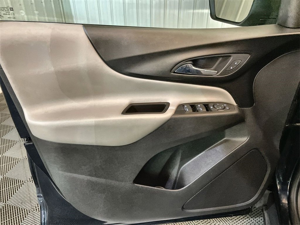 Used 2020 Chevrolet Equinox LS w/ LS Convenience Package image 21