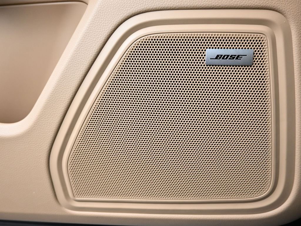 Certified 2022 Porsche Macan S image 17