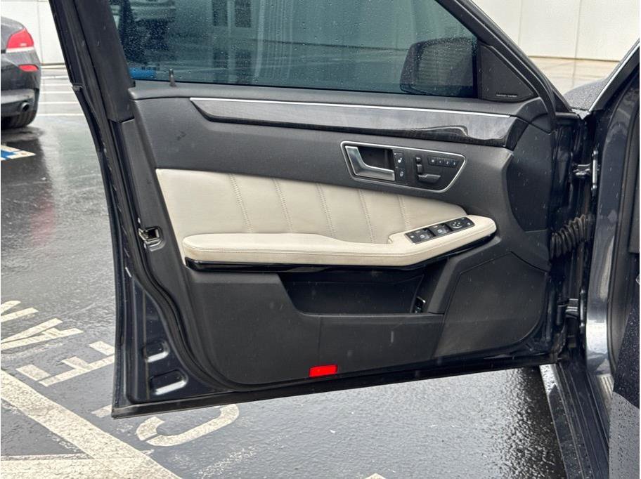 Used 2012 Mercedes-Benz E 350 Sedan image 10