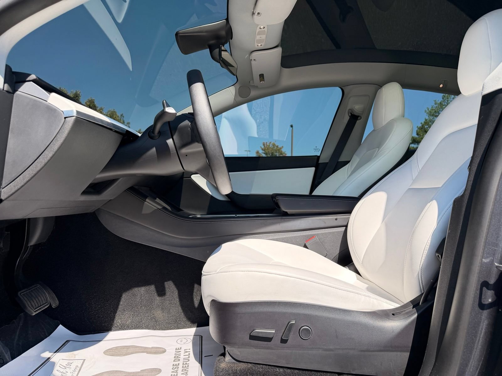 Used 2021 Tesla Model Y Long Range AWD/4WD image 15