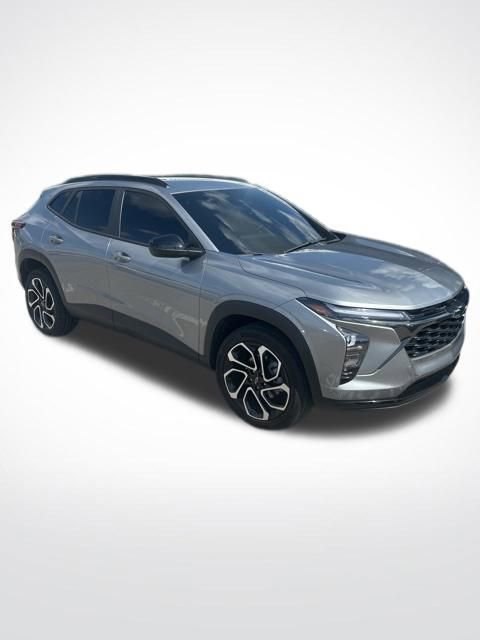 Used 2024 Chevrolet Trax RS w/ Driver Confidence Package FWD image 2