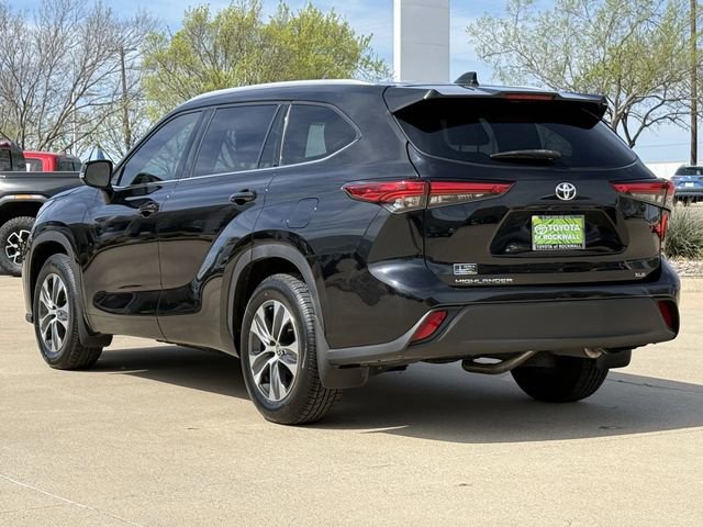 Used 2022 Toyota Highlander XLE image 6