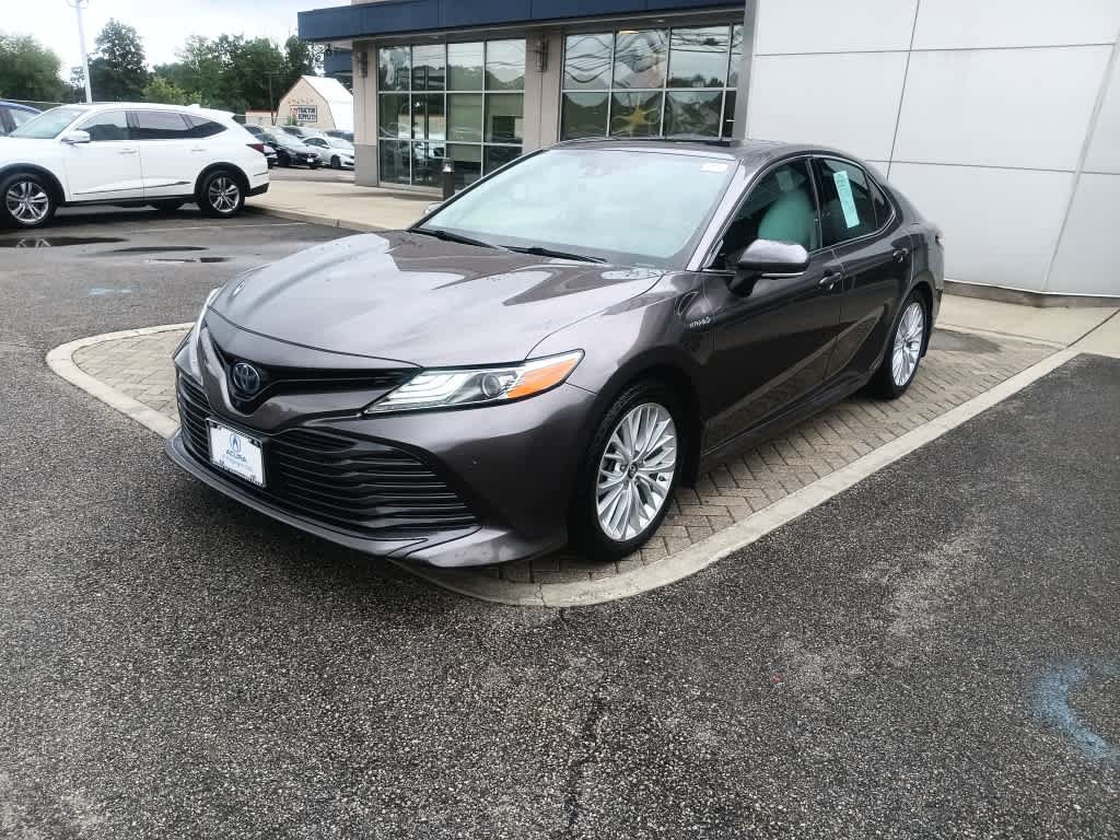 Used 2019 Toyota Camry XLE w/ Driver Assist Package FWD image 2