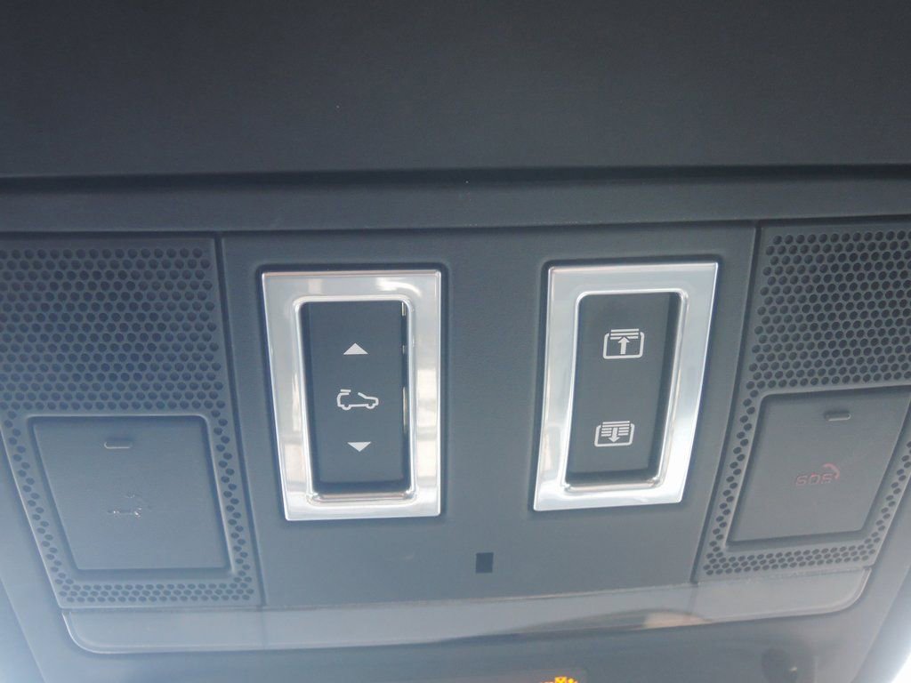 Used 2022 Land Rover Range Rover Evoque R-Dynamic S image 24