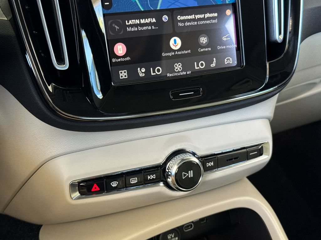 New 2026 Volvo XC40 B5 Plus w/ Protection Package Premier AWD/4WD image 20