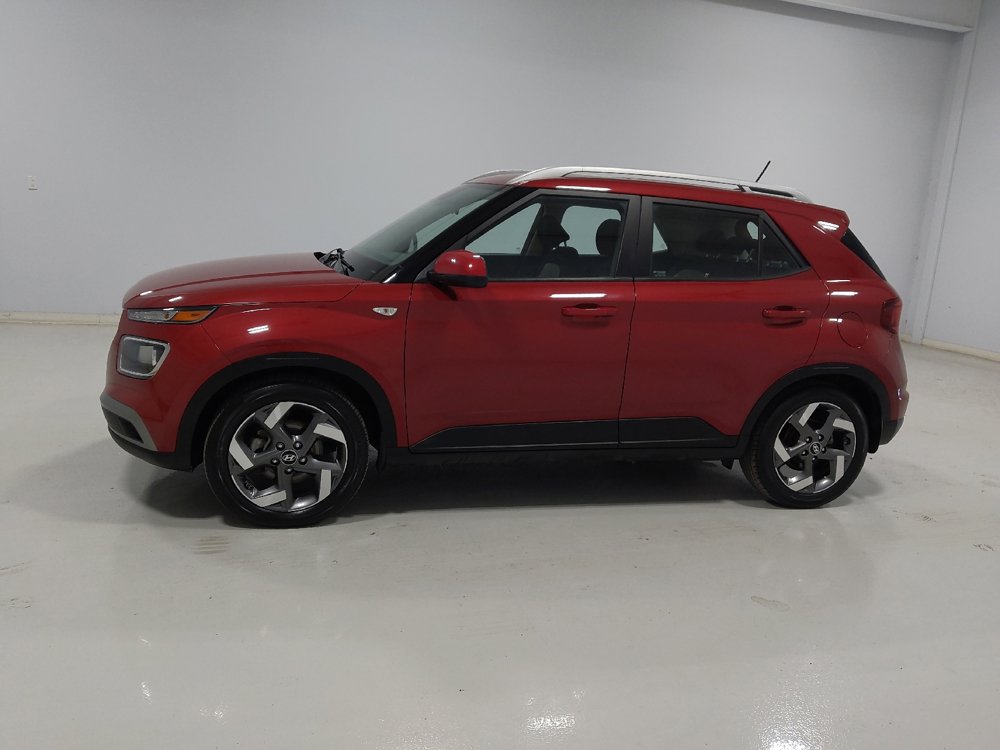 Used 2023 Hyundai Venue SEL FWD image 2