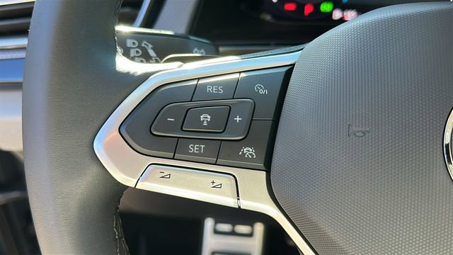 Used 2025 Volkswagen Atlas Peak Edition SE image 13