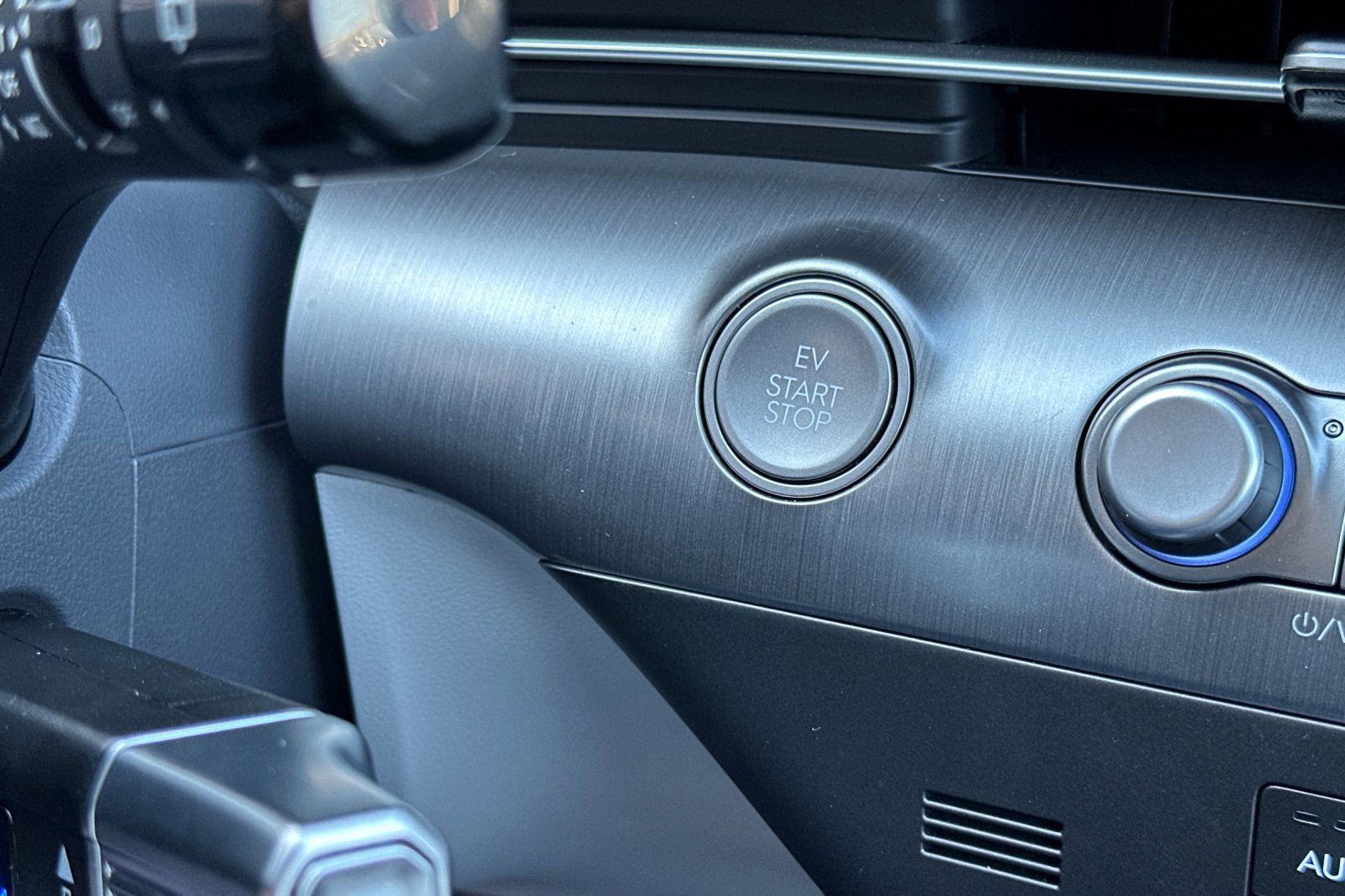 Used 2024 Hyundai Kona SE image 23