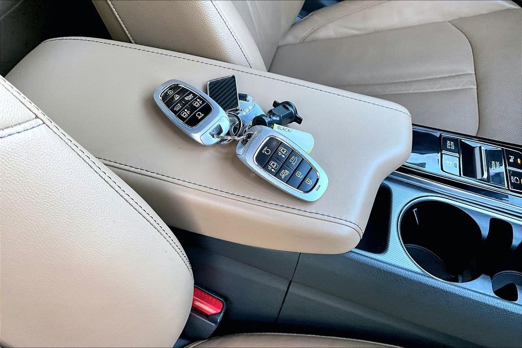 Used 2022 Hyundai Sonata Limited w/ Cargo Package image 16