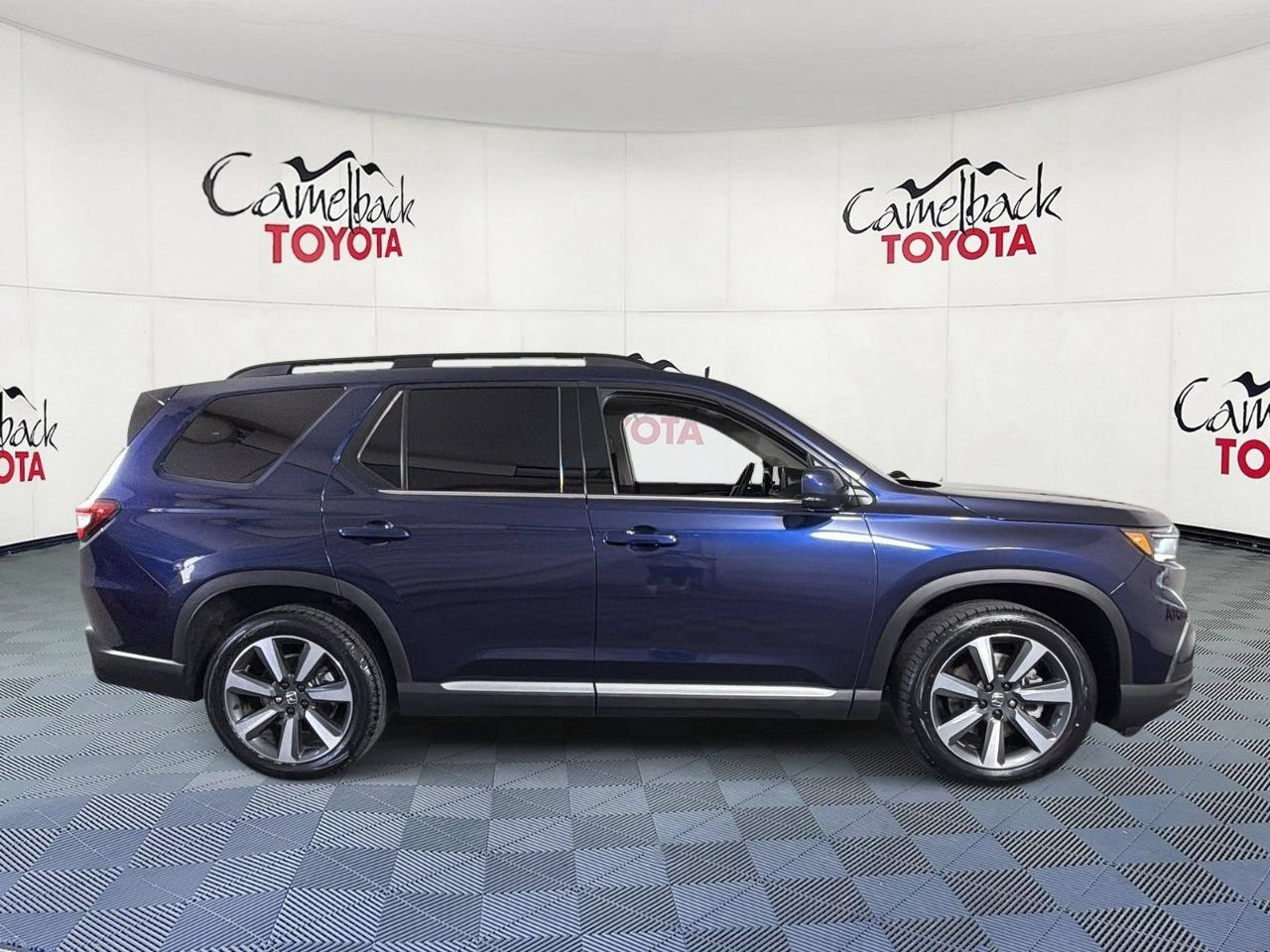Used 2023 Honda Pilot Touring image 8