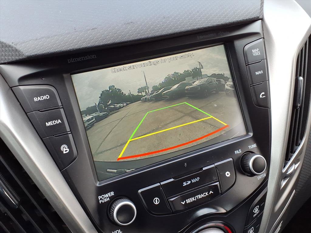 Used 2017 Hyundai Veloster Value Edition image 23